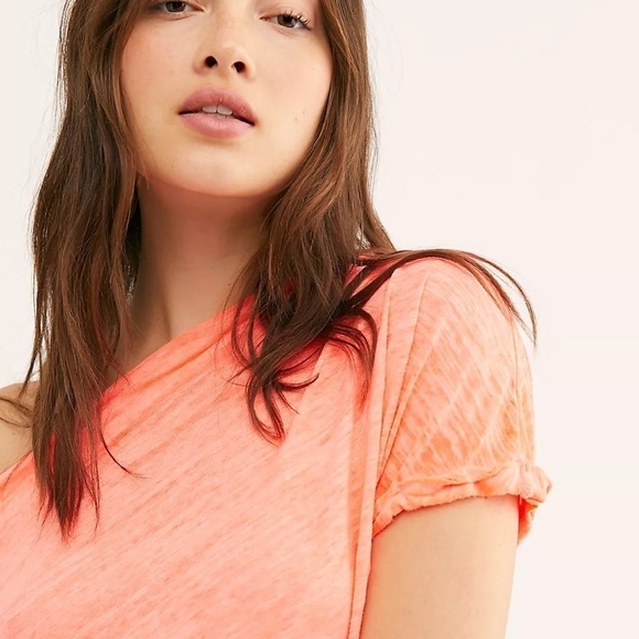 Free People // We The Free Astrid Red Lotus Tee Top - Picture 5 of 16